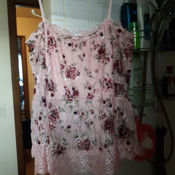 Sweet yet Sexy Lacey Crop Top under Lace Top - Picture 2 of 4